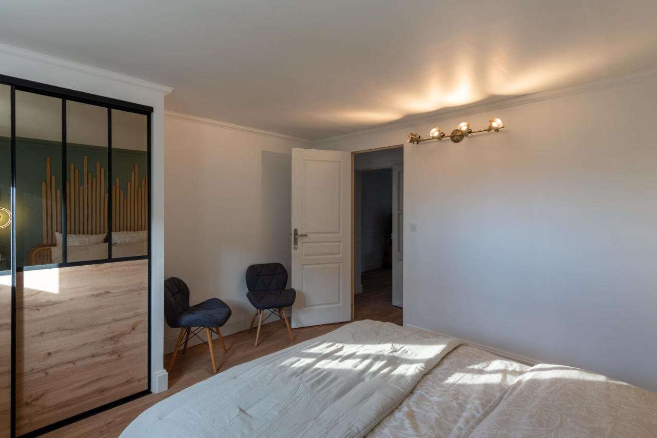Au 9Eme Art Apartment La Rochefoucauld Exterior foto