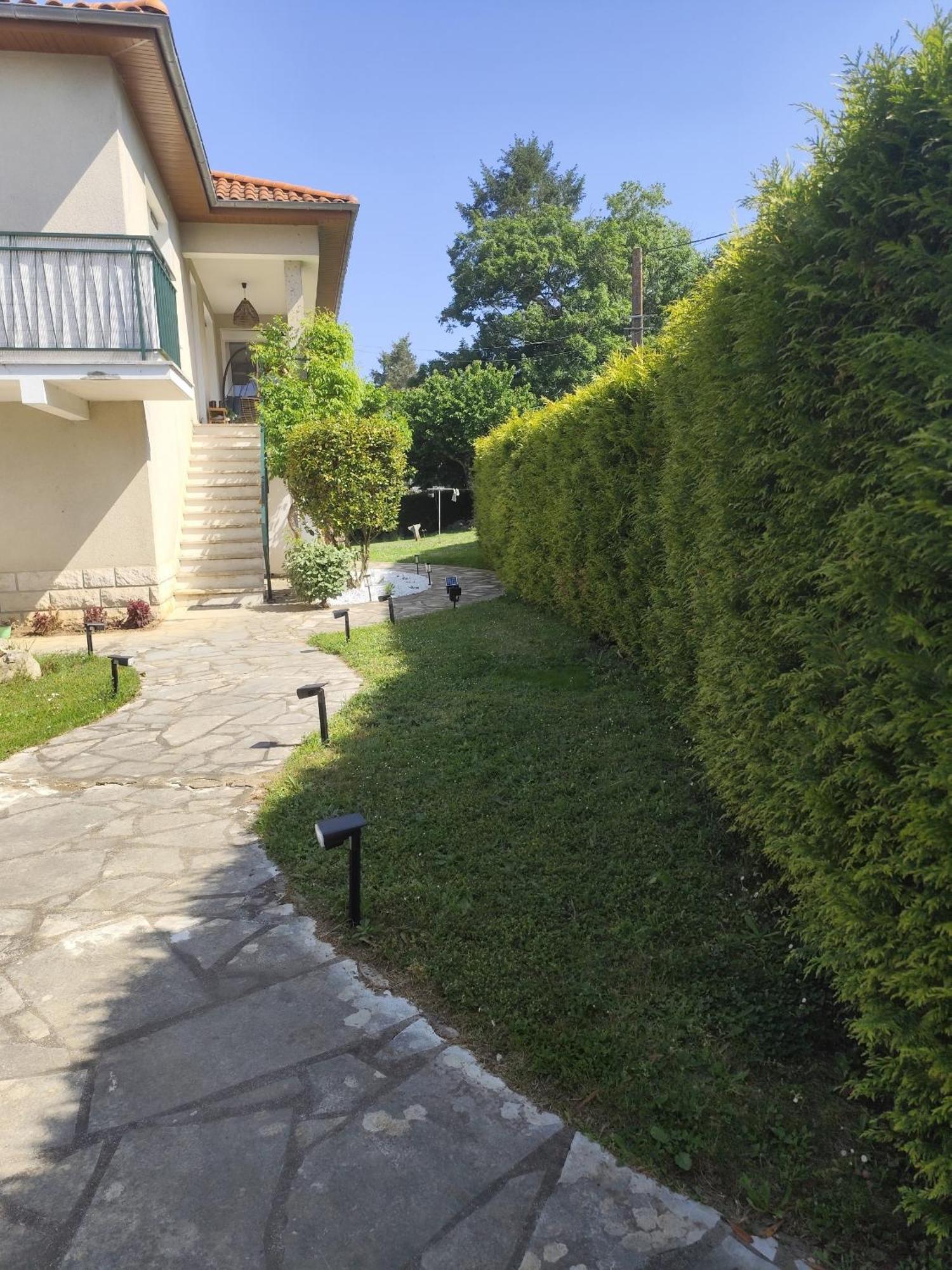 Au 9Eme Art Apartment La Rochefoucauld Exterior foto